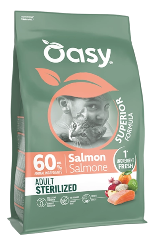 שק ירוק של מזון אואסי סופיריור פורמולה לחתולים מסורסים בטעם סלמון.